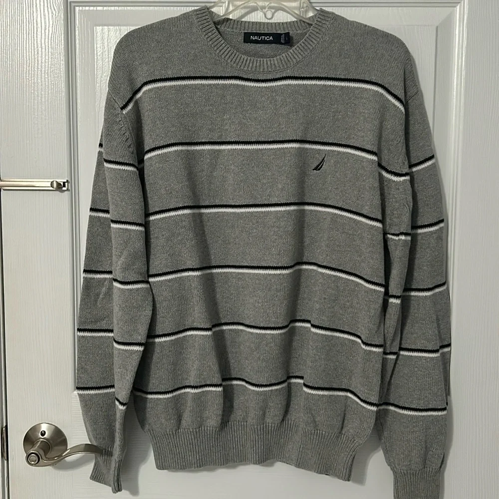 Nautica Men’s Crew Neck Light Gray Stripe Sweater Size Large - Picture 3 of 7
